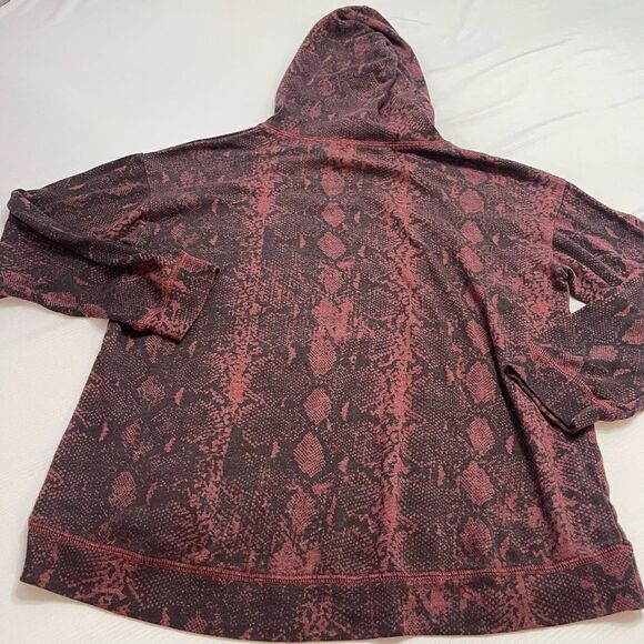 Sundry Red Black Snakeskin Reptile Print Sweatshirt Hoodie Size 1 Small New - Picture 5 of 8
